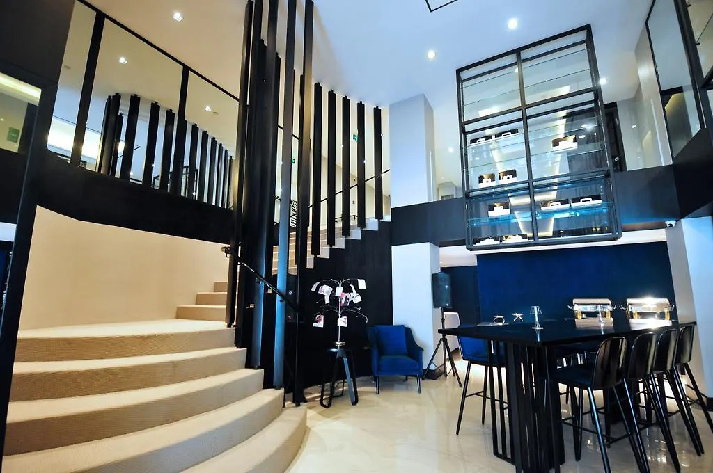 Astoria Greenbelt Makati City 3*,